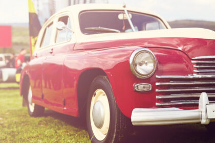La passion des voitures anciennes : quand l’art de vivre prend la route !