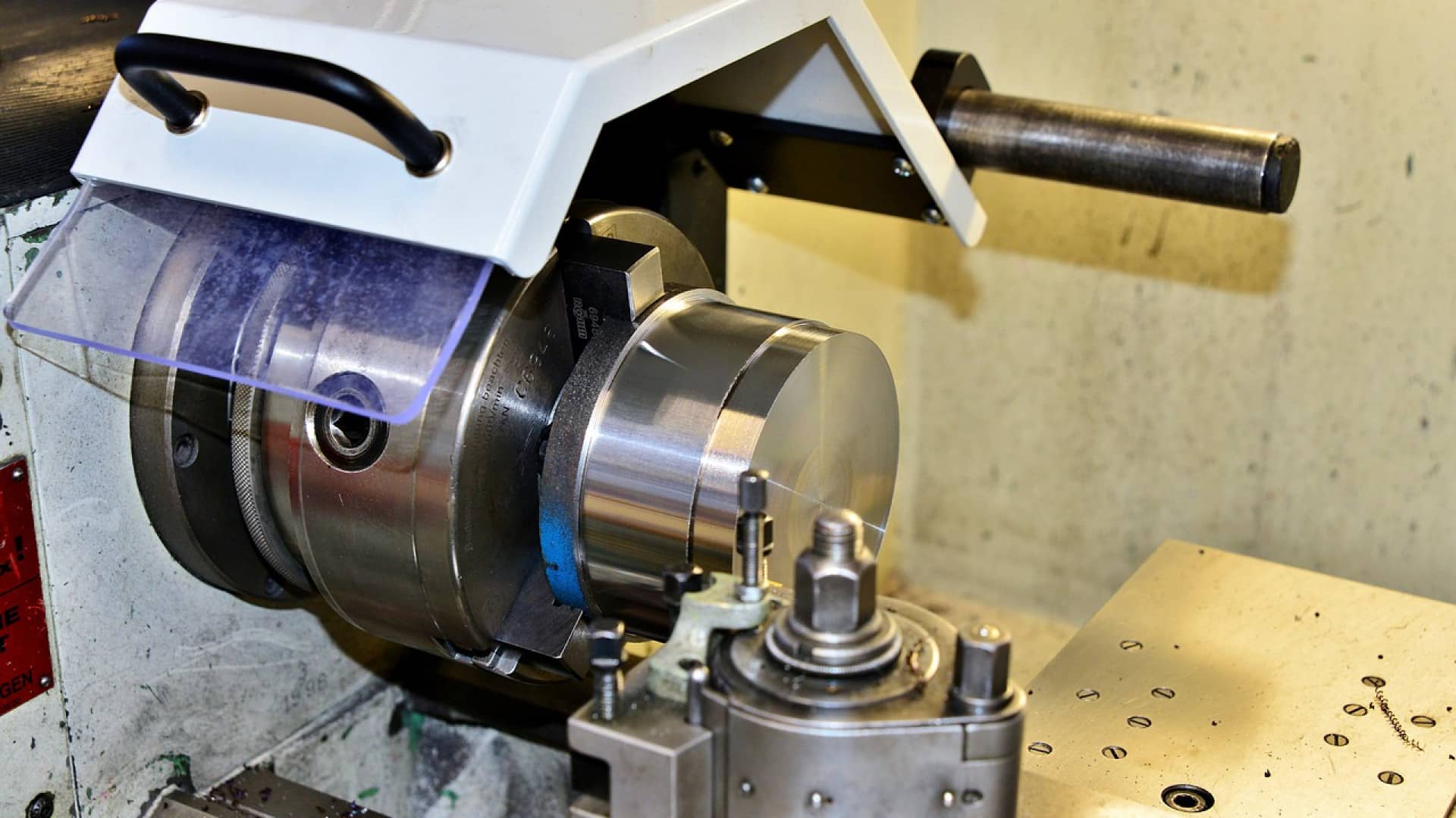 Quelle est l'importance de l'usinage de précision dans le processus de fabrication des pièces mécaniques ?